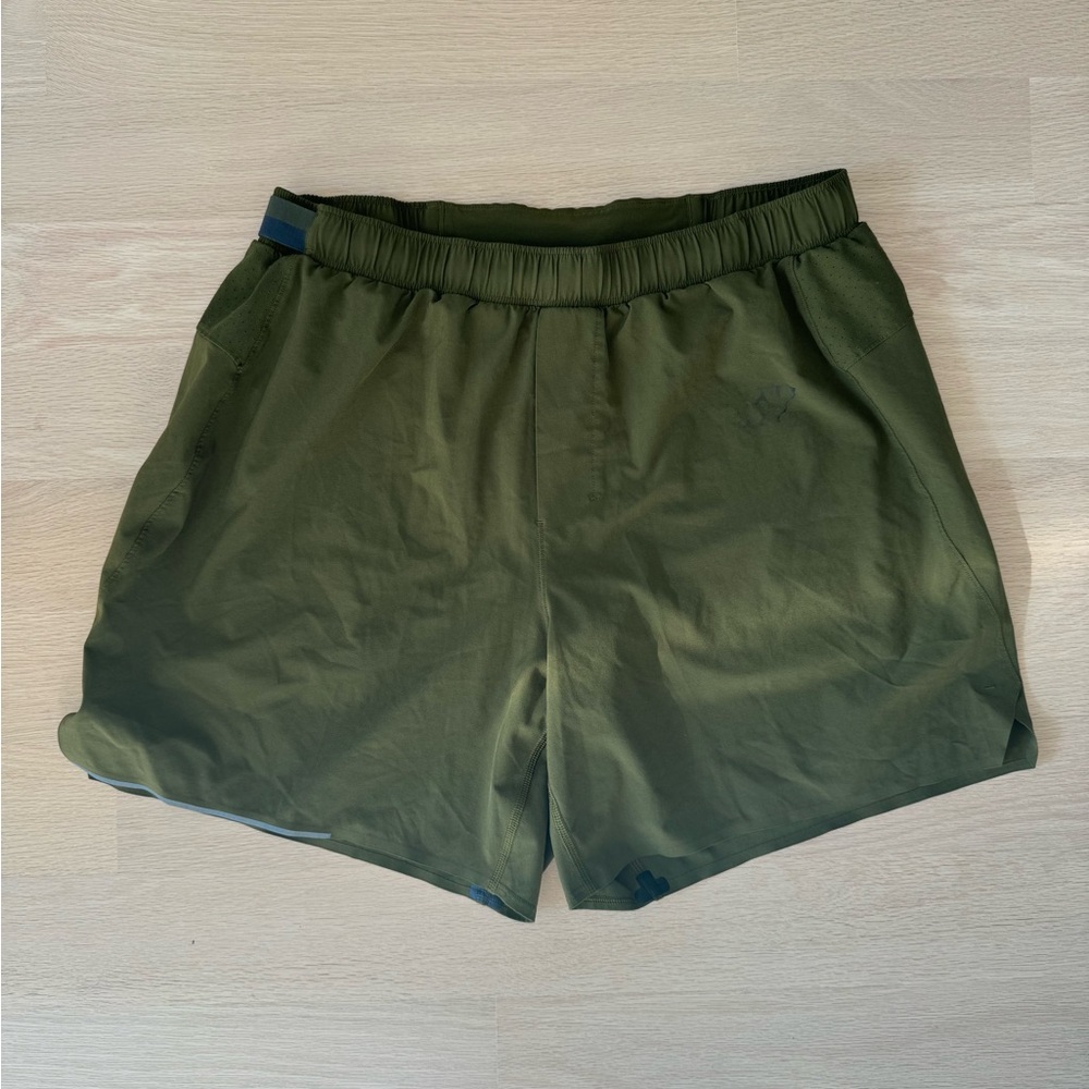 Lululemon Men's Large Surge Short 6"  **FLAW